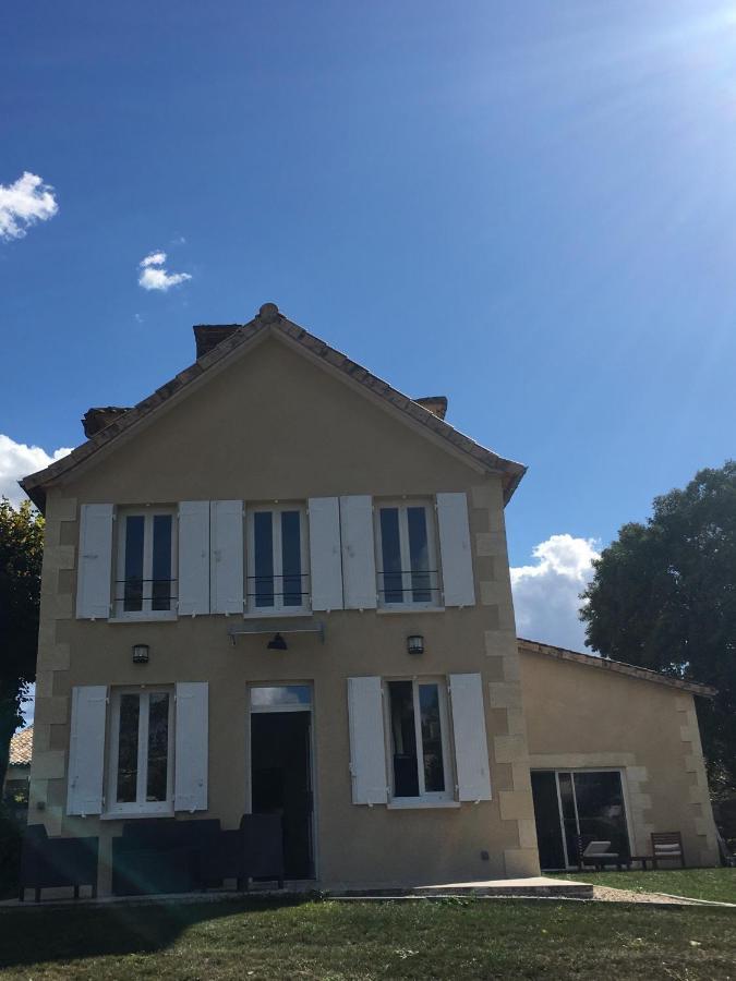 Allee Des Roses Saint-Philippe-dʼAiguille エクステリア 写真