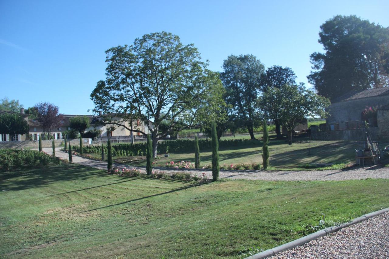 Allee Des Roses Saint-Philippe-dʼAiguille エクステリア 写真