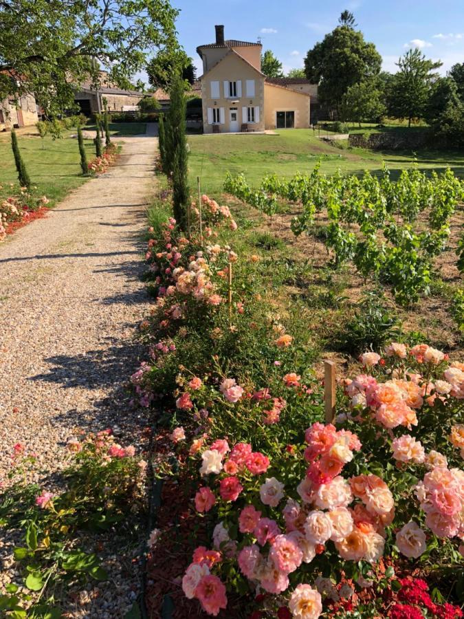 Allee Des Roses Saint-Philippe-dʼAiguille エクステリア 写真
